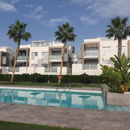 El Mirador Amelie: Beachside Apartment with Pool in Torrevieja Exterior photo